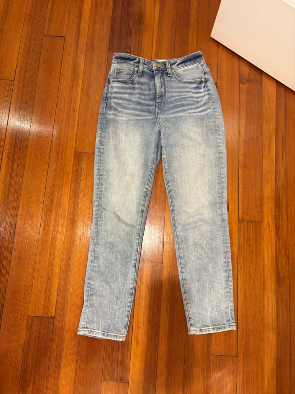BKE Ellie High-Rise Light Wash Jeans
